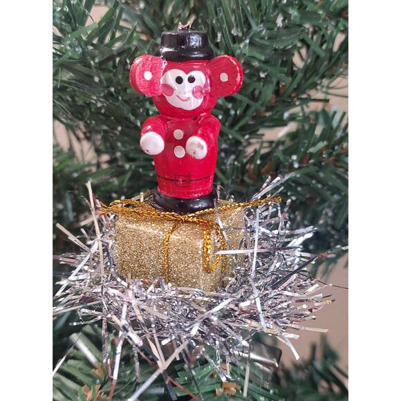 Handmade Tart Tin Vintage Monkey Clip On Ornament Present Tinsle Assemblage O1 - Picture 3 of 3